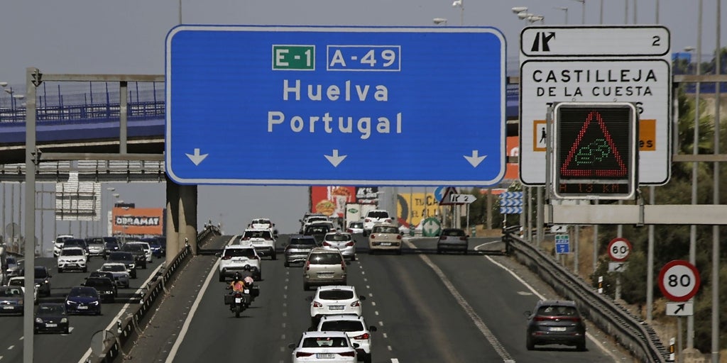 Retenciones kilométricas en la SE-30 y la A-49 por un accidente en Castilleja de la Cuesta
