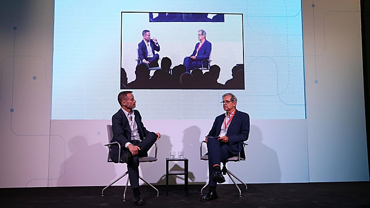 Juan Castillo, vicepresidente de Infraestructura de IBM España, y Sergio Rubio, CIO de Bidafarma