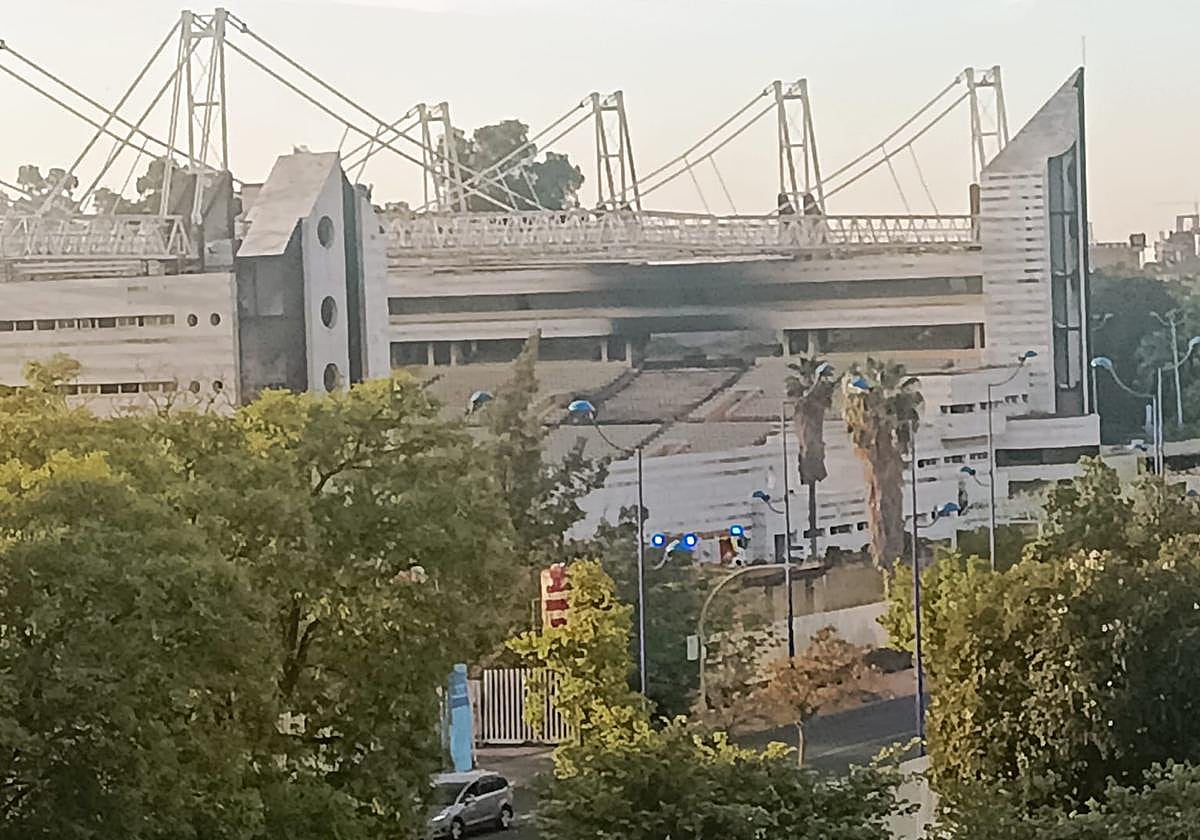 Imágenes del interior del auditorio Rocío Jurado desde una azotea aledaña este miércoles