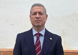 Manuel Román gana las elecciones de Santa Genoveva