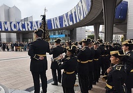 La música de Virgen de los Reyes llega a las puertas del Parlamento Europeo