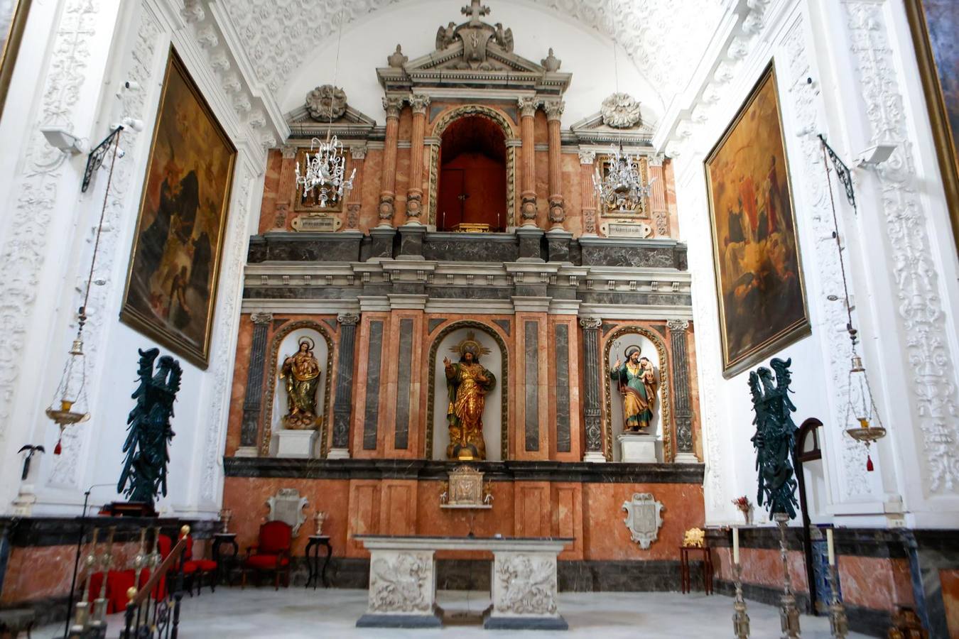 En imágenes, Los Javieres abre la iglesia de los jesuitas a Sevilla