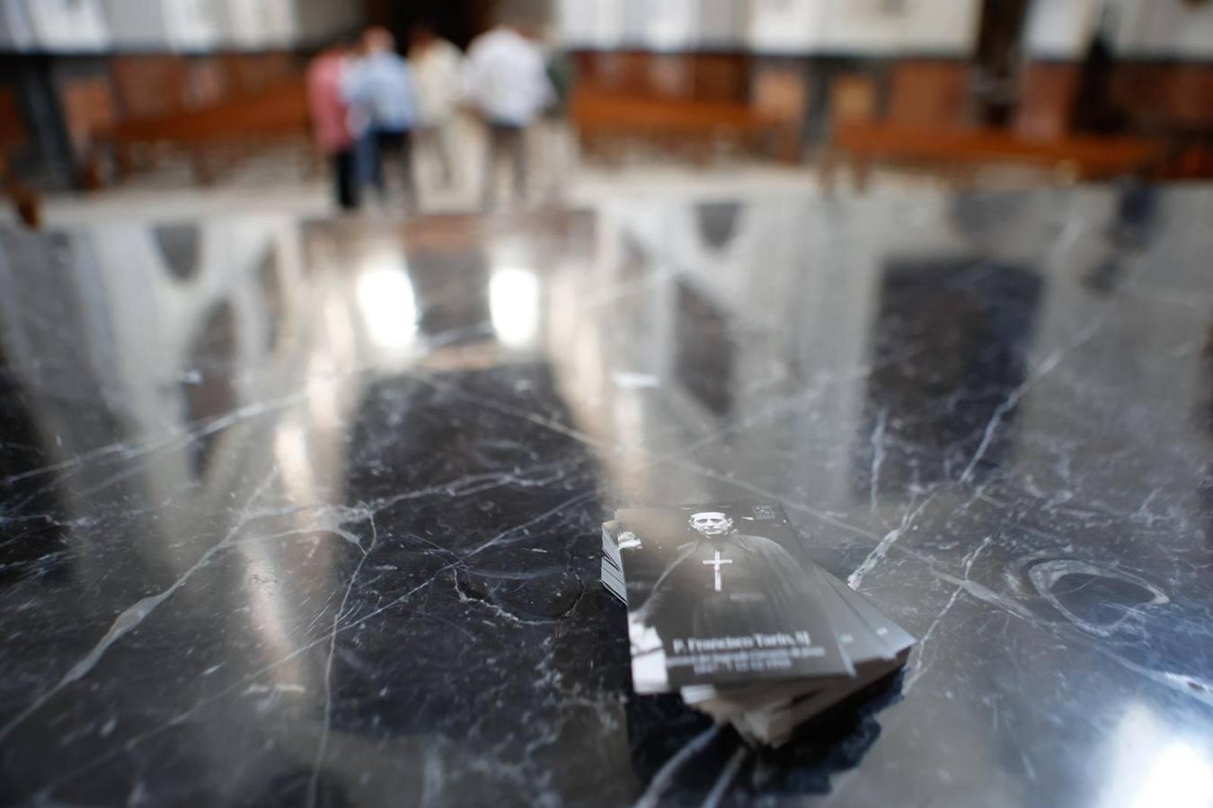 En imágenes, Los Javieres abre la iglesia de los jesuitas a Sevilla