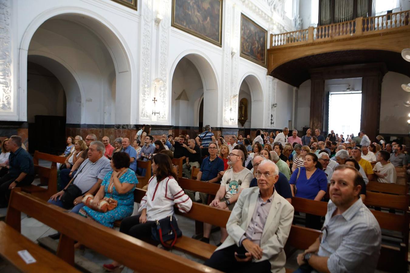 En imágenes, Los Javieres abre la iglesia de los jesuitas a Sevilla