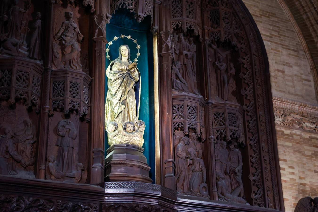 En imágenes, Los Javieres abre la iglesia de los jesuitas a Sevilla