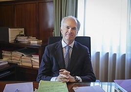 El presidente de la Audiencia de Sevilla, sobre las pulseras y la violencia machista: «Tuve casos de riesgo y uno se evitó gracias a un abogado»