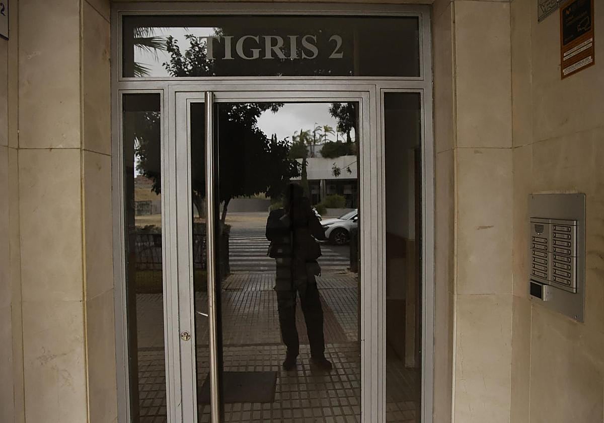 Imagen del portal donde ocurrieron los hechos