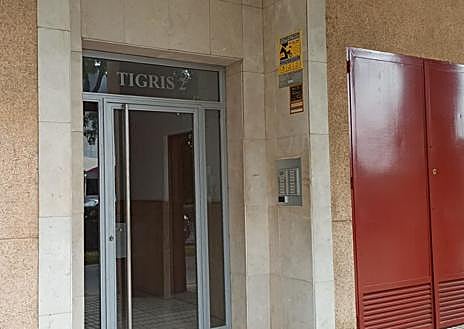 Imagen secundaria 1 - Sangre en el portal de la calle Tigris