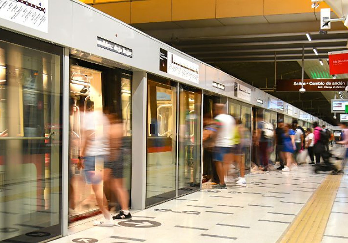 Una parada del metro de Santiago de Chile