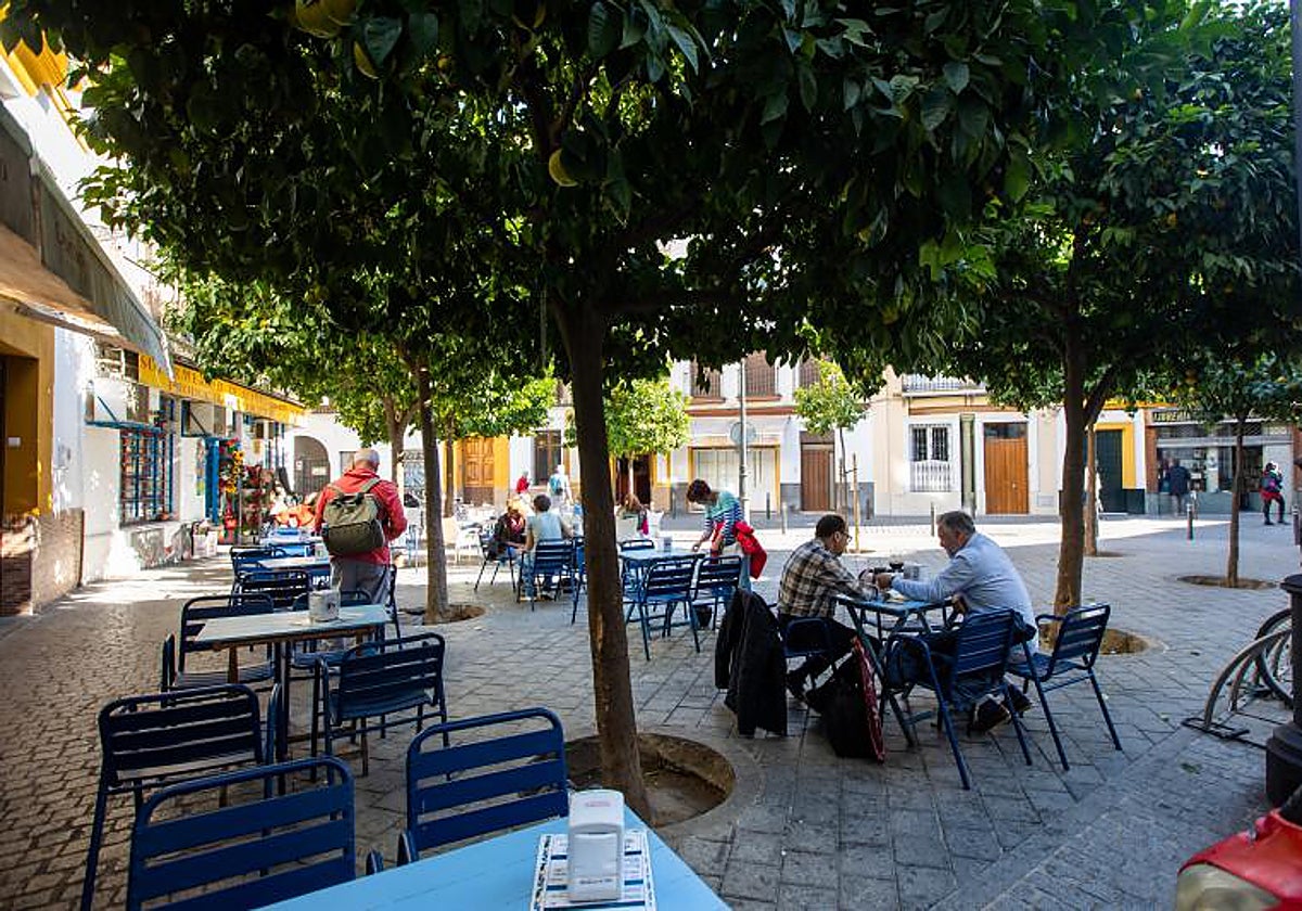 Veladores en la plaza de los Terceros