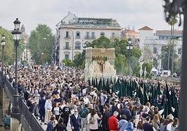 La Esperanza de Triana y los Gitanos son las dos cofradías que más han crecido en los últimos 30 años