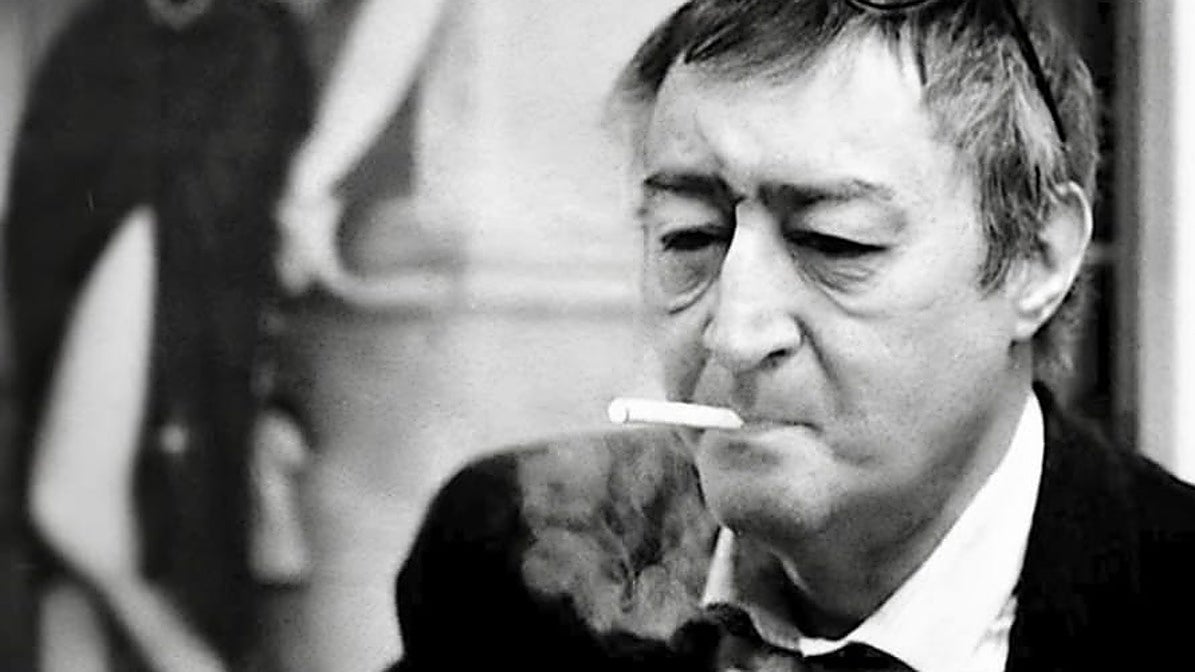 Silvio Rodríguez, un hombre pegado a un cigarro