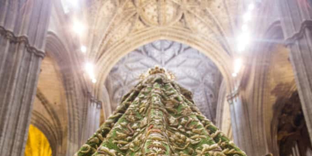 Cabezuelo propone recuperar el diseño original y restaurar del manto de malla de la Macarena