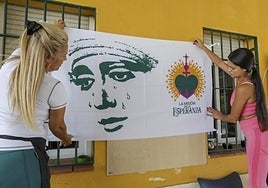 El Polígono Sur y la vieja Triana en el exilio se preparan para recibir a la Esperanza