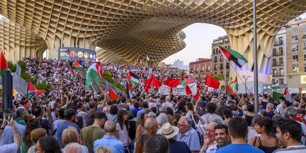 Manifestación en Sevilla a favor de la Flotilla de la Libertad