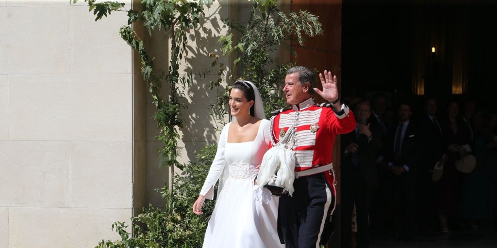 Cayetano Martínez de Irujo y Bárbara Mirjan se dan el 'sí, quiero' en una emocionante boda en Sevilla