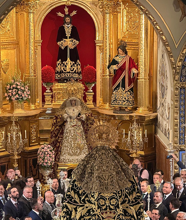 La Esperanza de Triana, ante la Virgen de las Mercedes y Nuestro Padre Jesús Cautivo de Santa Genoveva