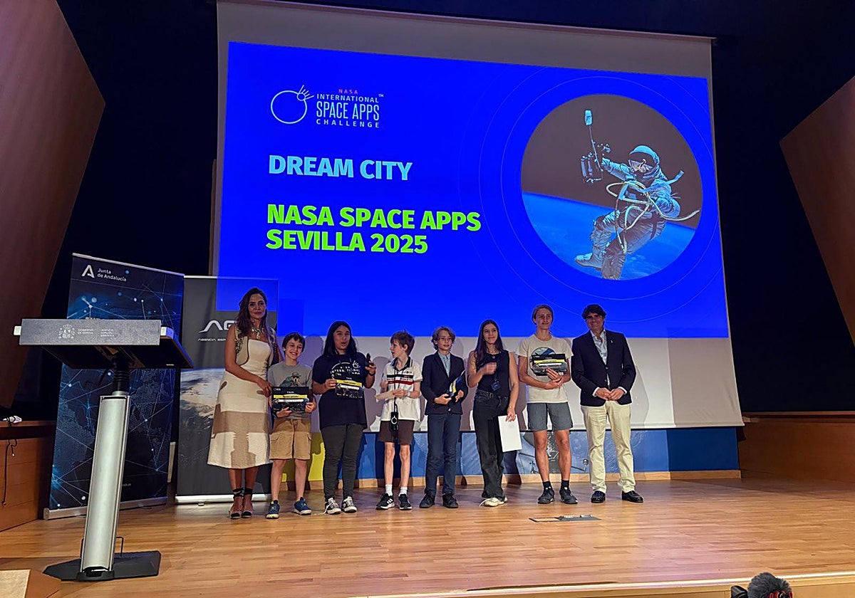 Los alumnos del Colegio San Francisco de Paula que participan en el 'NASA Space Apps Challenge'