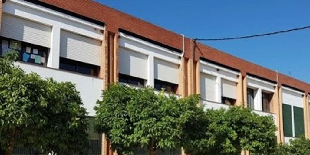 Hasta 26 familias denuncian a un profesor de un colegio de Casariche por presuntos abusos a alumnos