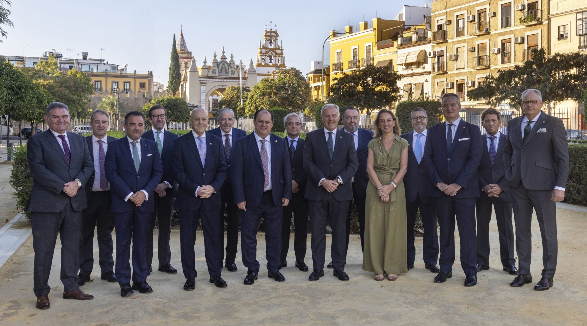 Los miembros de la candidatura de José Luis Notario en los Jardines del Parlamento de Andalucía