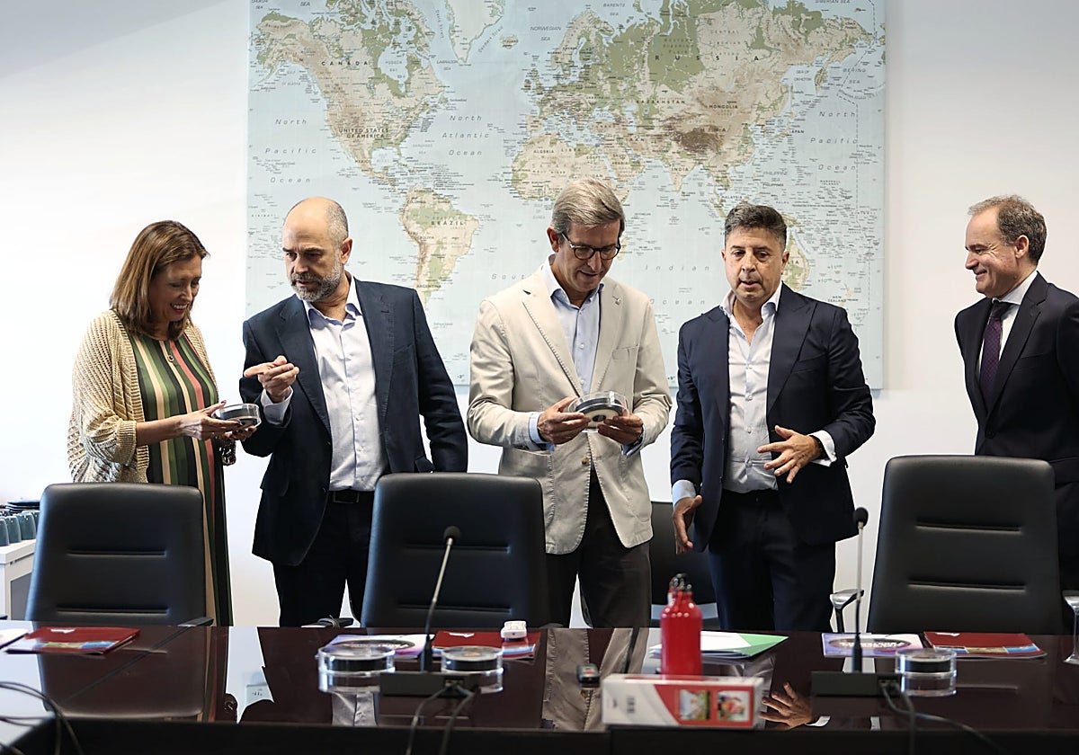 Visita del consejero Jorge Paradela a la firma Ametel