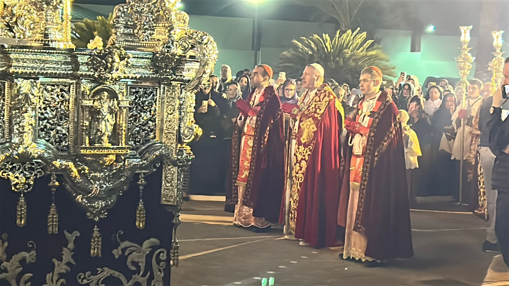 La extravagante jornada de ‘puertas abiertas’ en la secta del Palmar de Troya, en imágenes