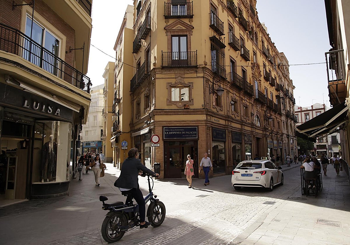 Cruce de la Cuesta del Rosario con calle Francos