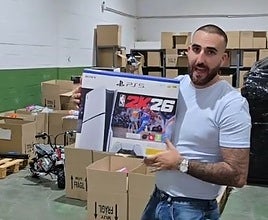 Llega a Sevilla el outlet donde compras chollos por kilo: descubre el almacén con gangas que abre en noviembre