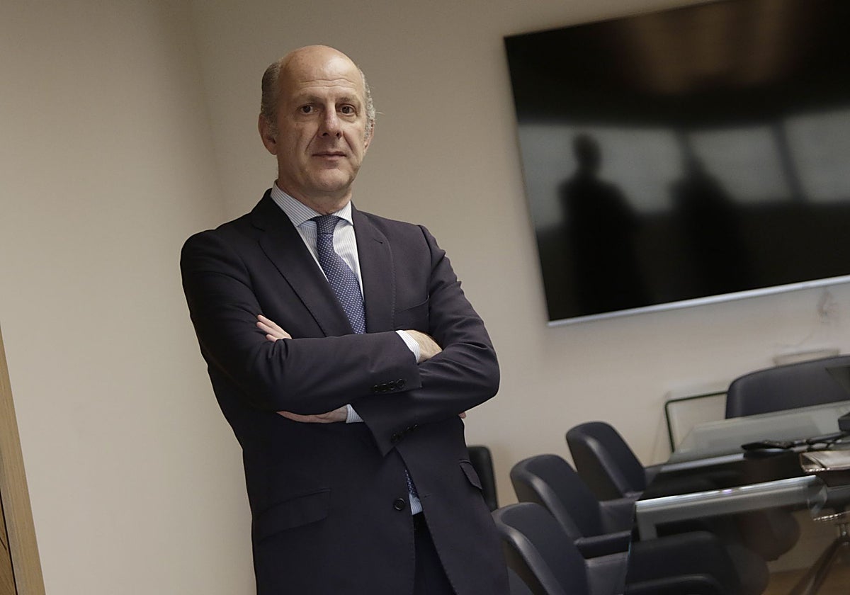 El abogado sevillano Miguel Cuéllar, en una imagen de archivo, en la sede de Zurbarán