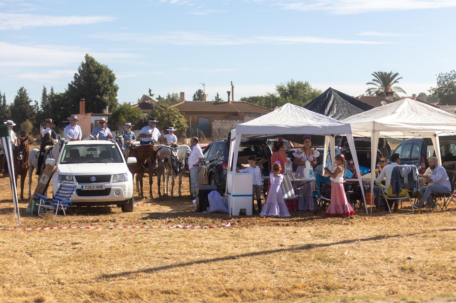 Dos Hermanas acompaña a la Virgen de Valme en su Romería