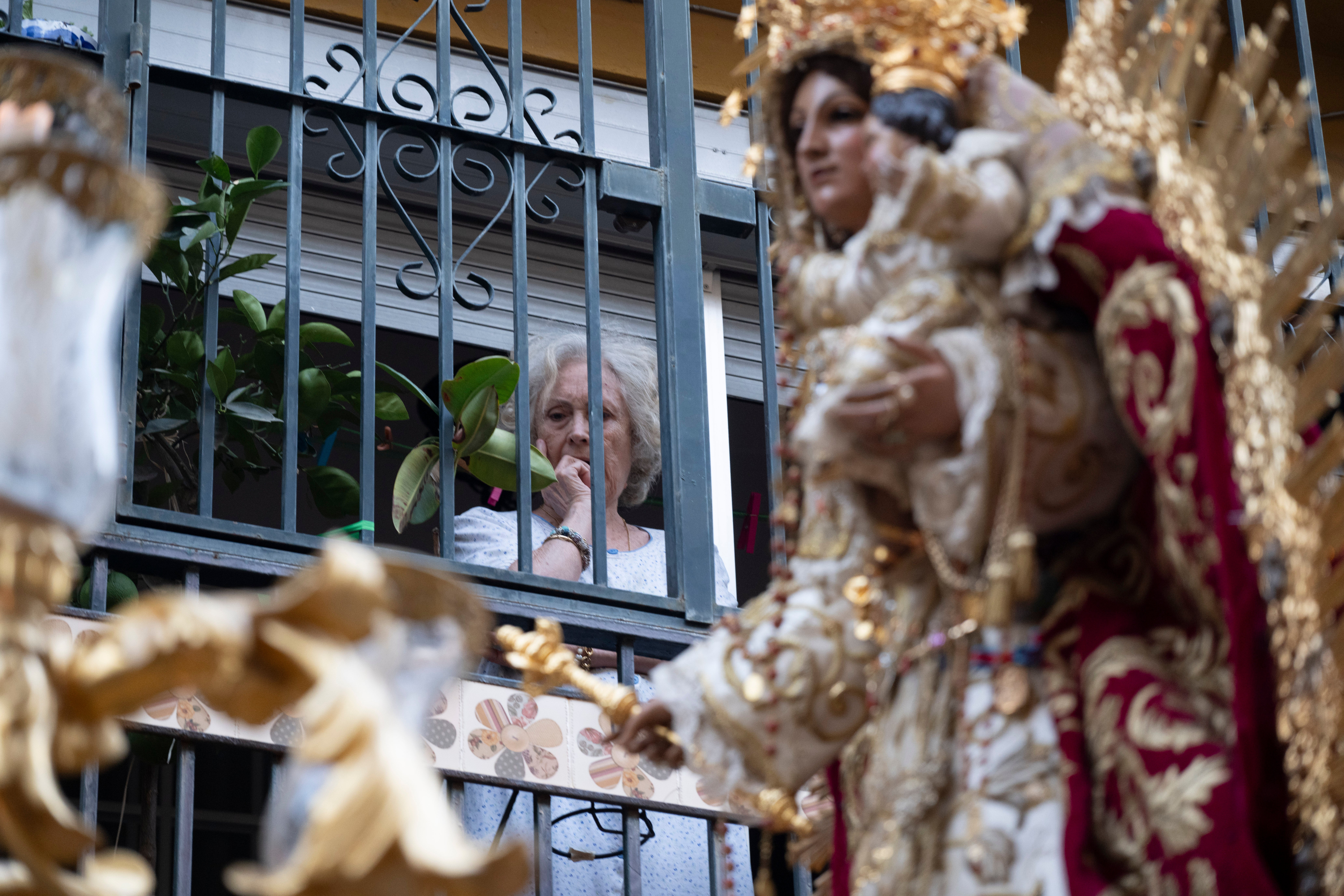 La salida del Rosario de San Julián y la Virgen de las Nieves, en imágenes