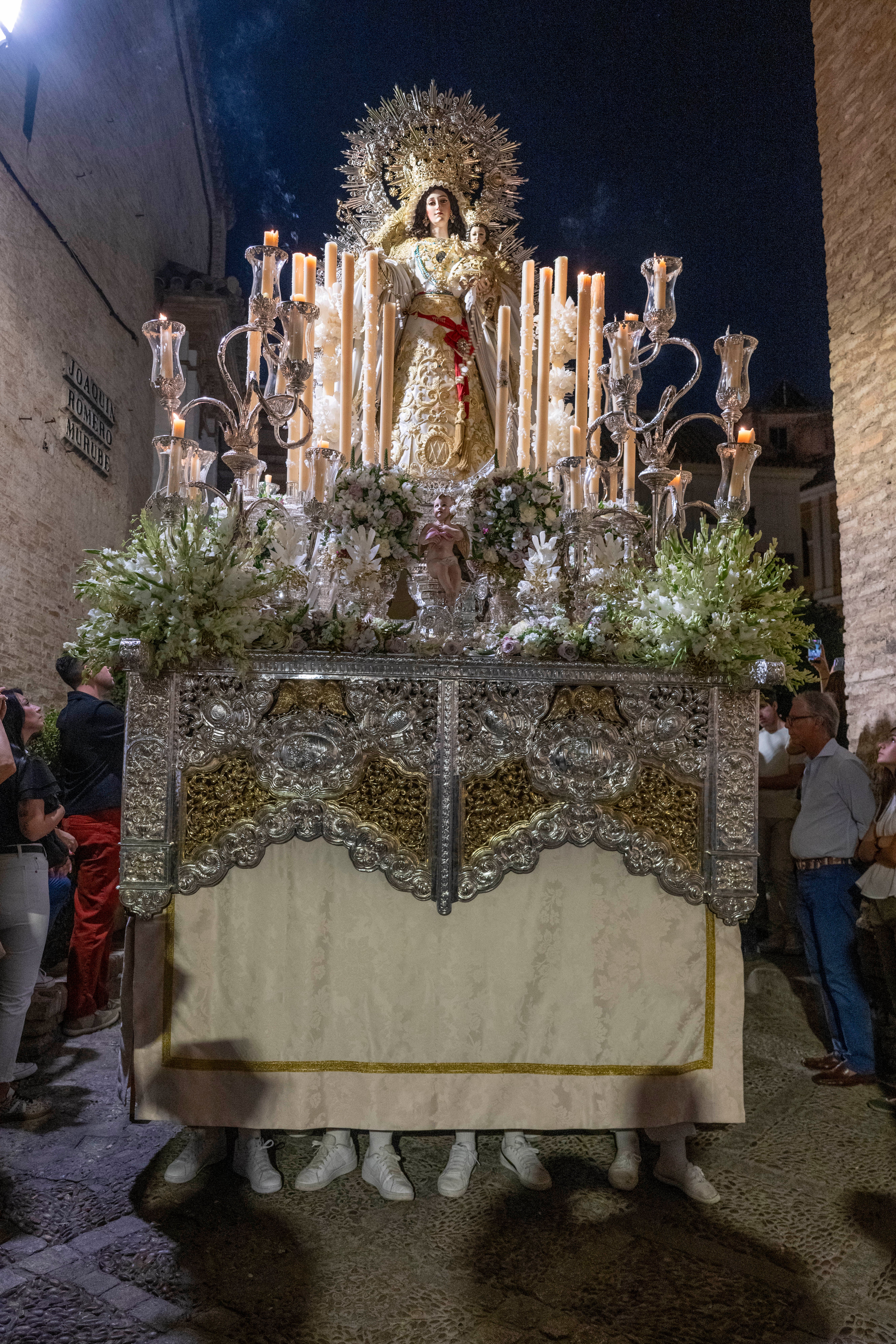 La salida del Rosario de San Julián y la Virgen de las Nieves, en imágenes