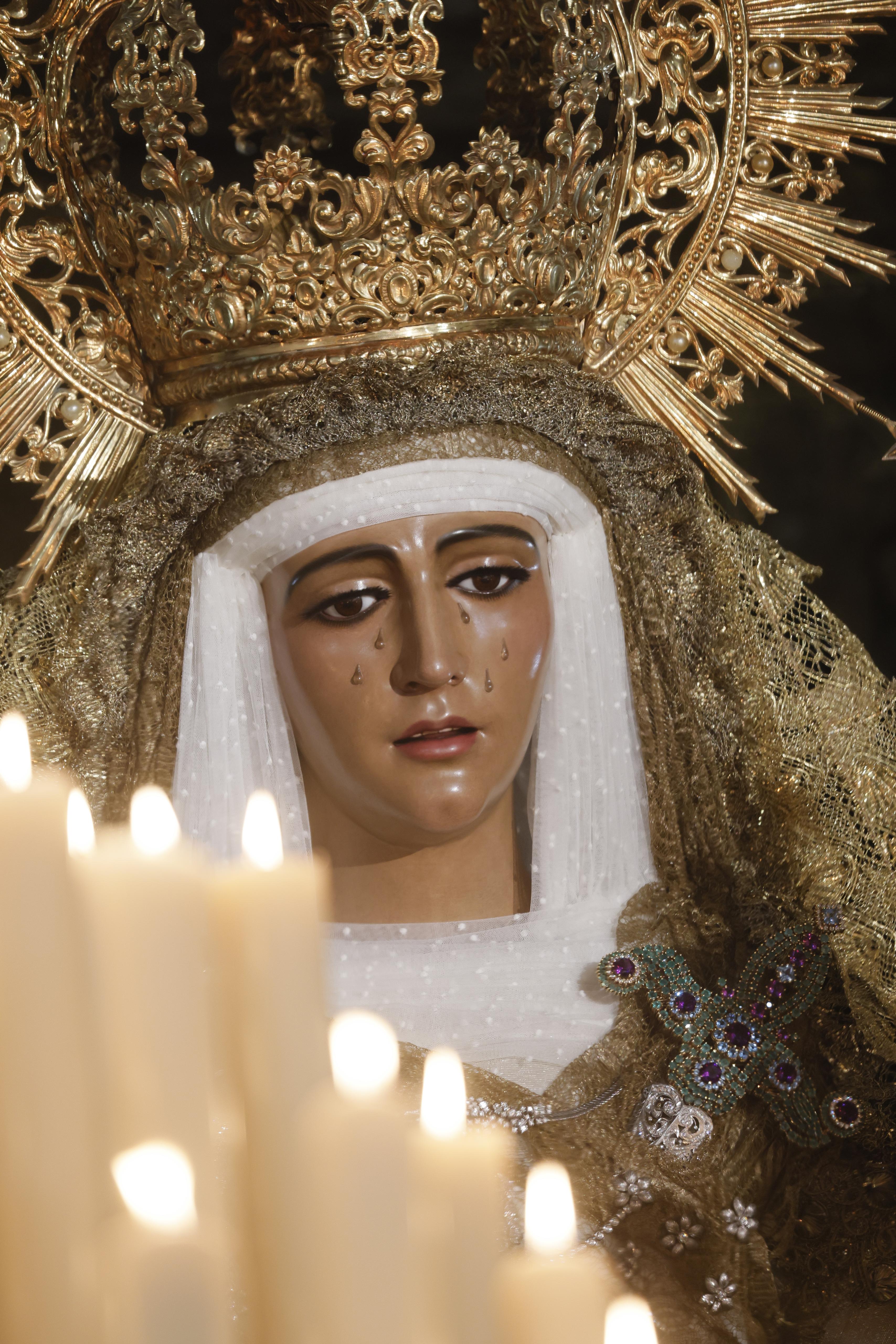 En imágenes, el traslado de la Esperanza de Triana a la Catedral