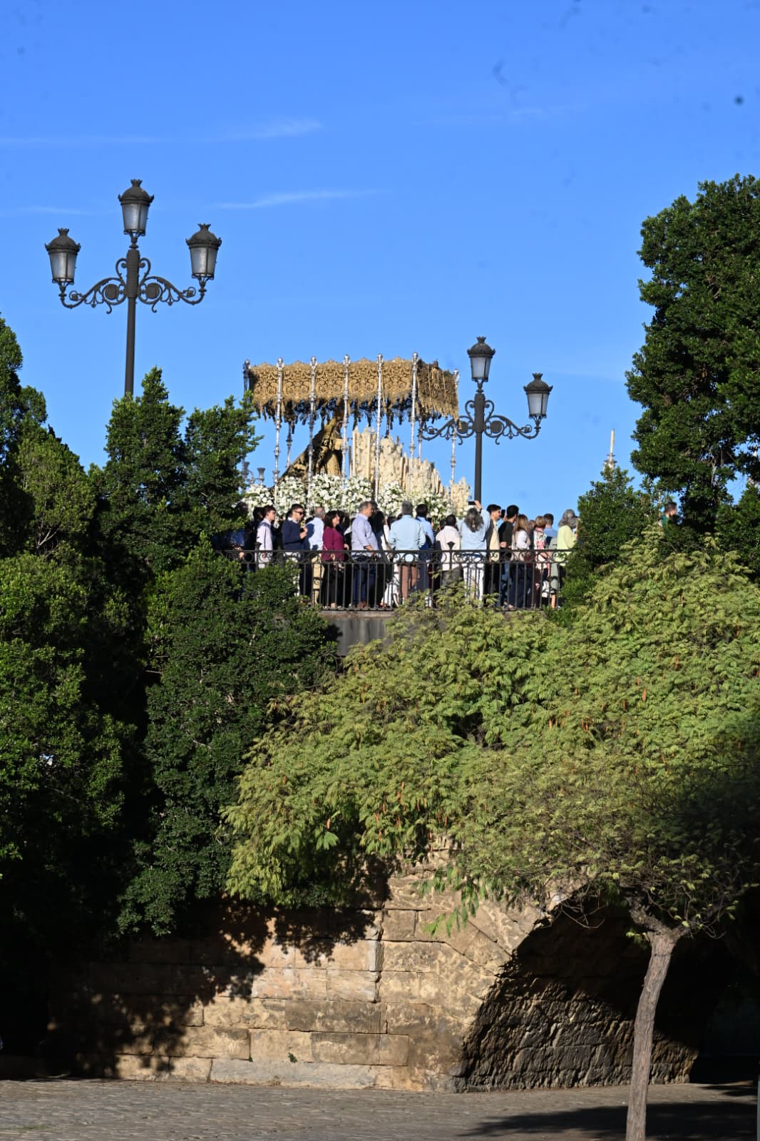 En imágenes, el traslado de la Esperanza de Triana a la Catedral