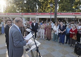 La Feria del Libro de Sevilla 2025 vive un domingo lleno de literatura, familia y reencuentros lectores