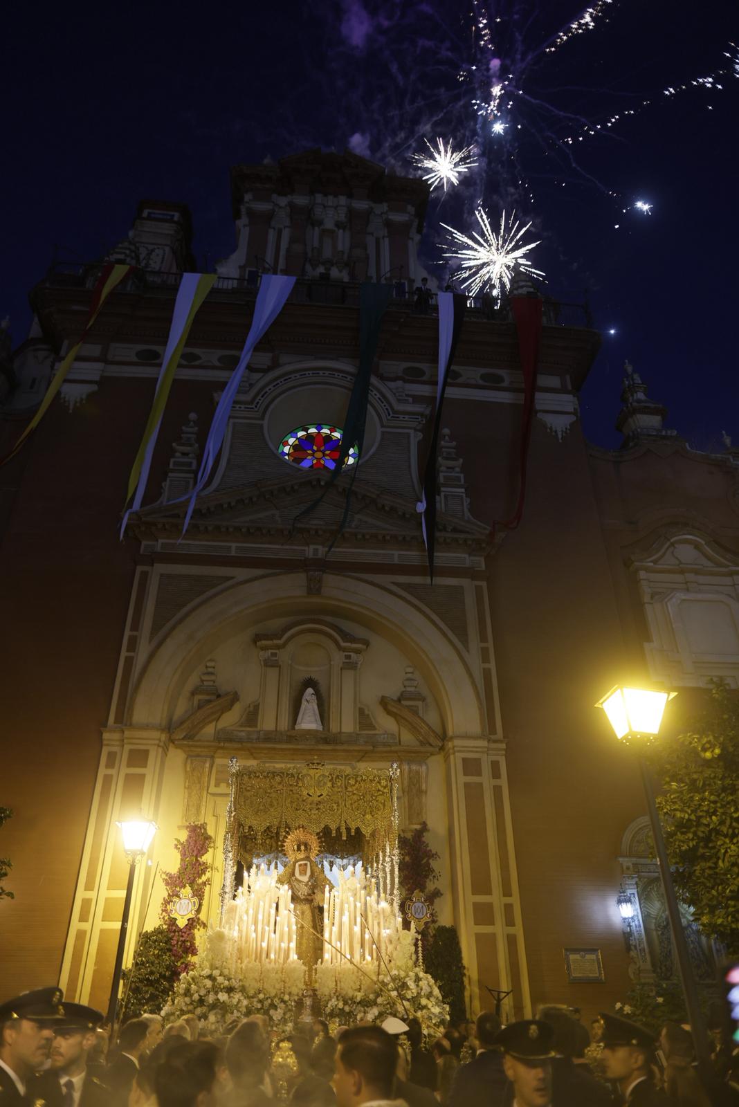 En imágenes, el traslado de la Esperanza de Triana a la Catedral