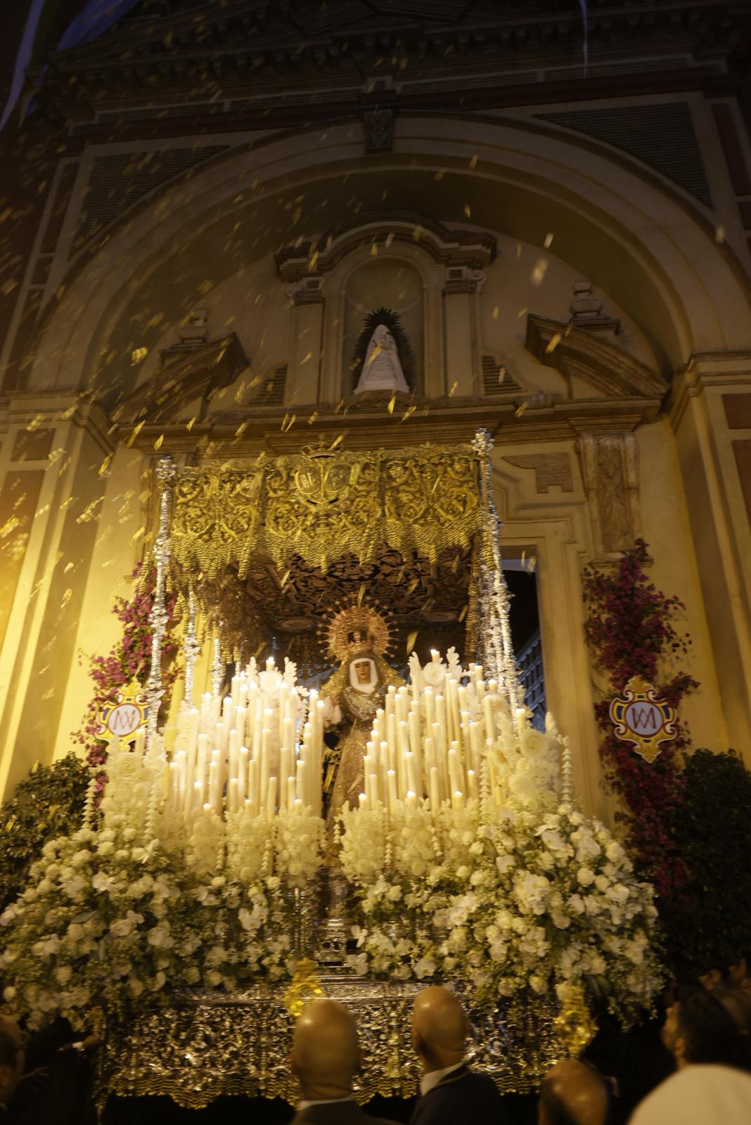 En imágenes, el traslado de la Esperanza de Triana a la Catedral