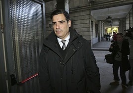 El socialista Rafael Pineda ofreció a un narco dar papeles a extranjeros desde su puesto en la Delegación del Gobierno