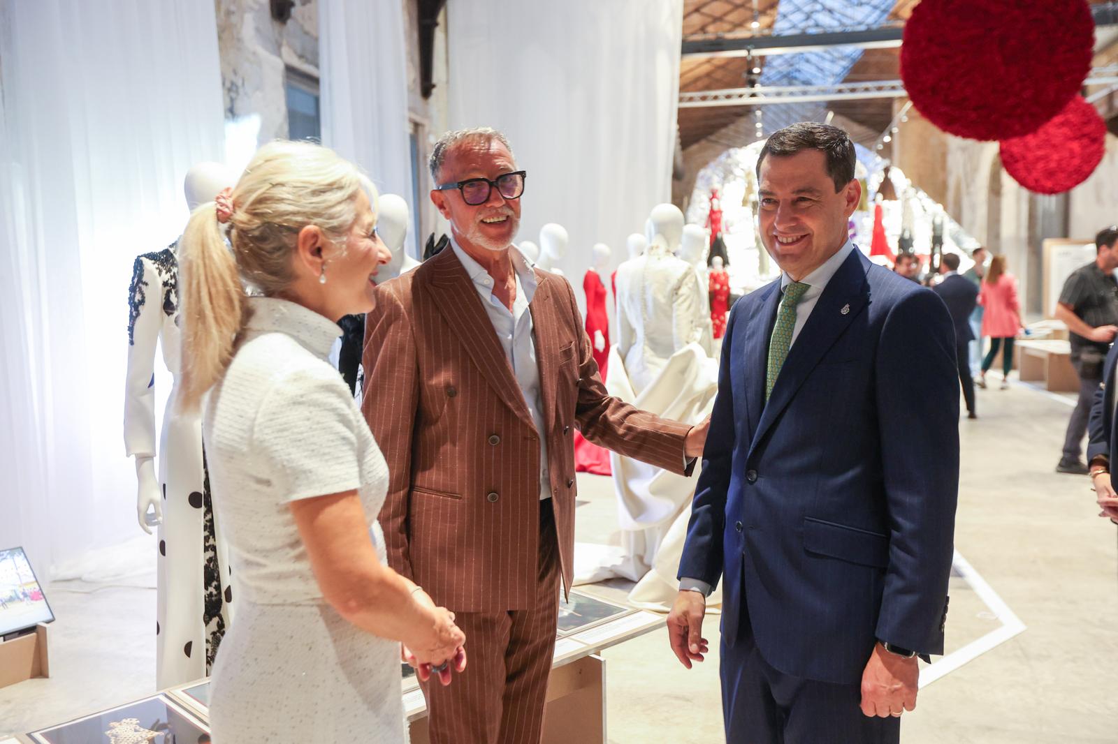 Diversas autoridades han participado en la inauguración de la exposición