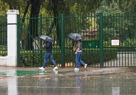 Hasta cuándo va a llover en Sevilla: la lluvia intensa, tormenta y fuertes rachas de viento se limitan al miércoles