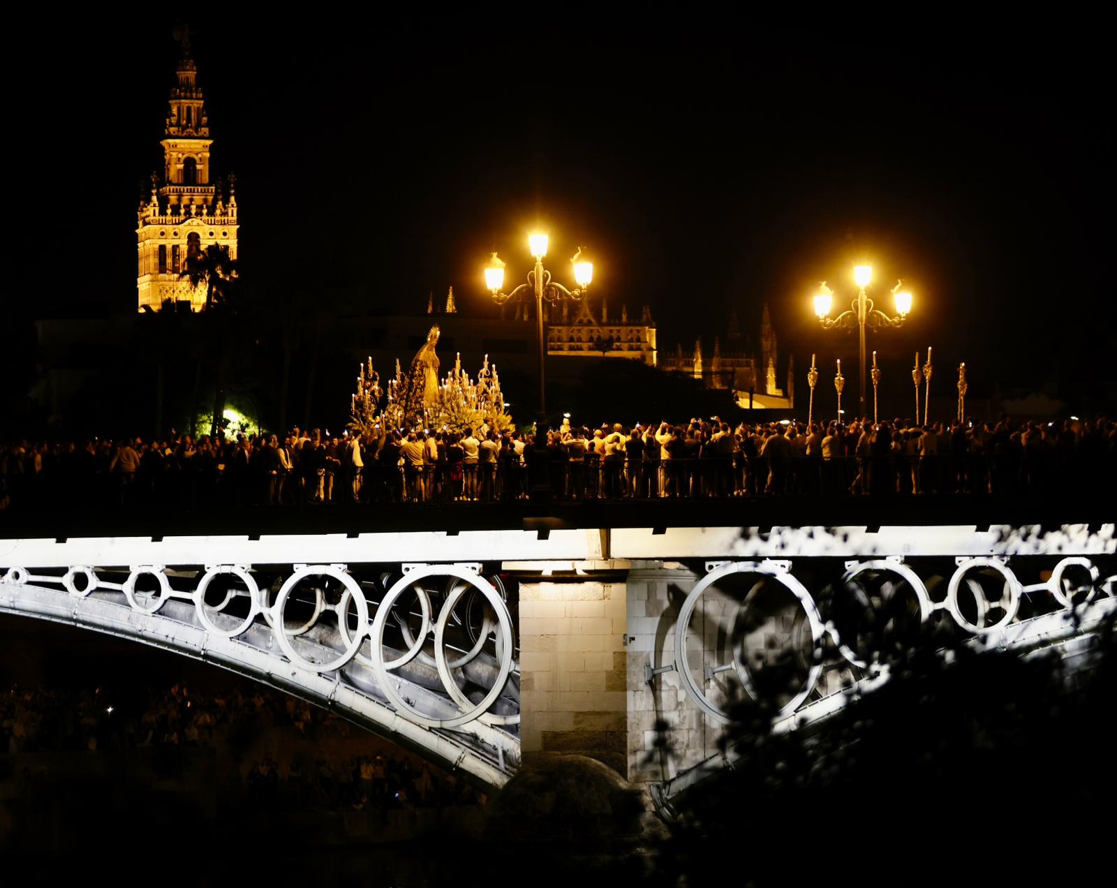 El final de la misión de la Esperanza de Triana, en imágenes