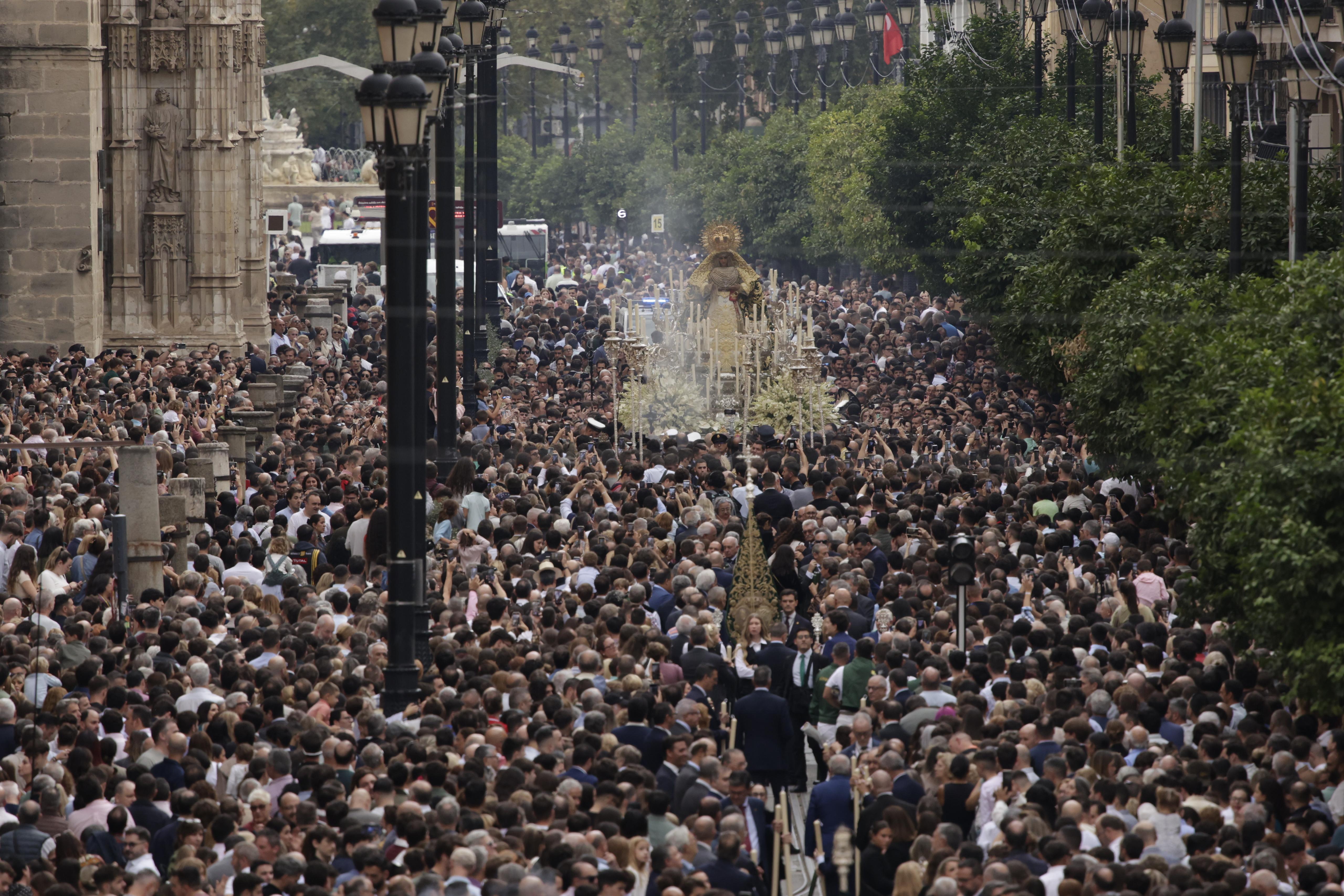 El final de la misión de la Esperanza de Triana, en imágenes