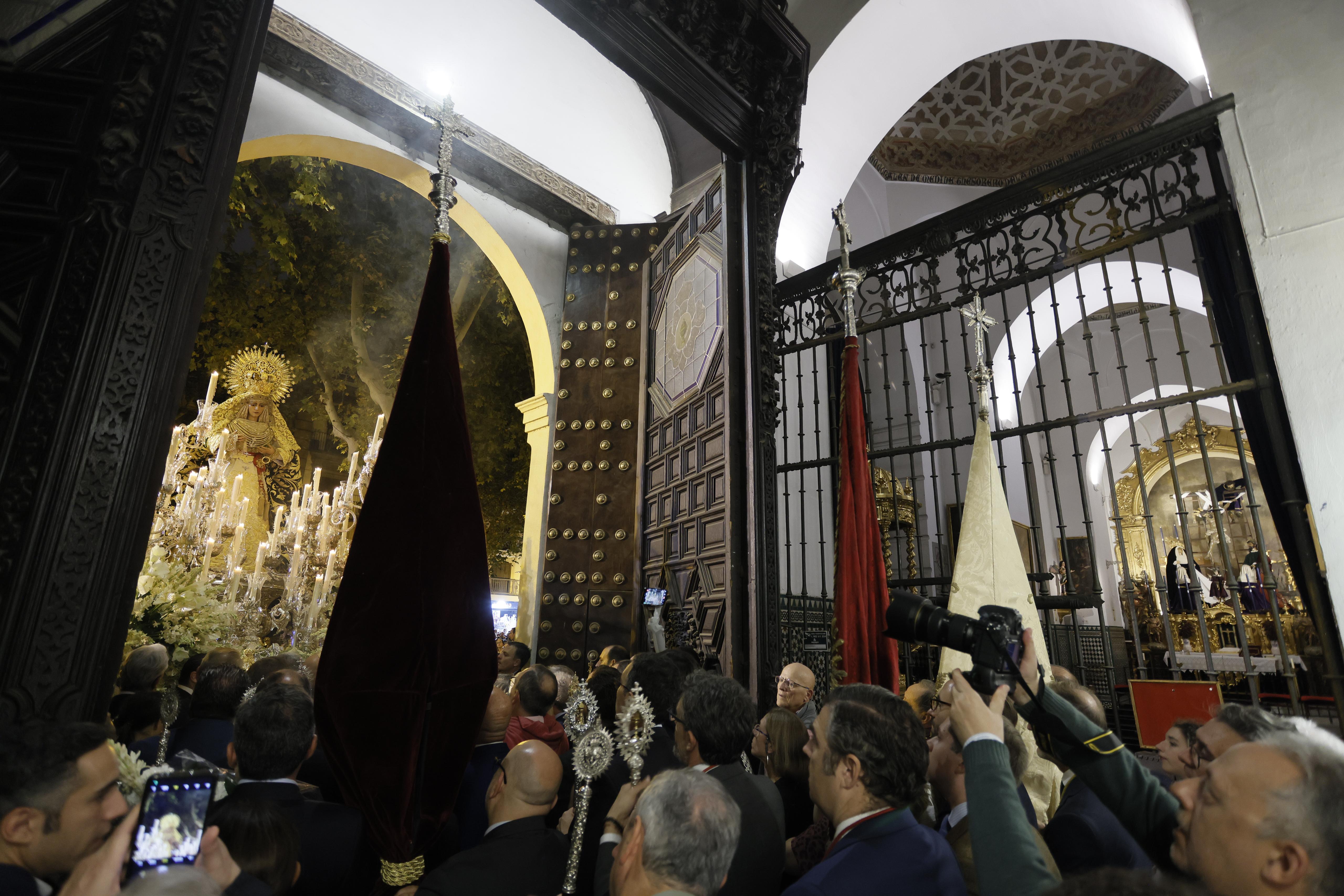 El final de la misión de la Esperanza de Triana, en imágenes