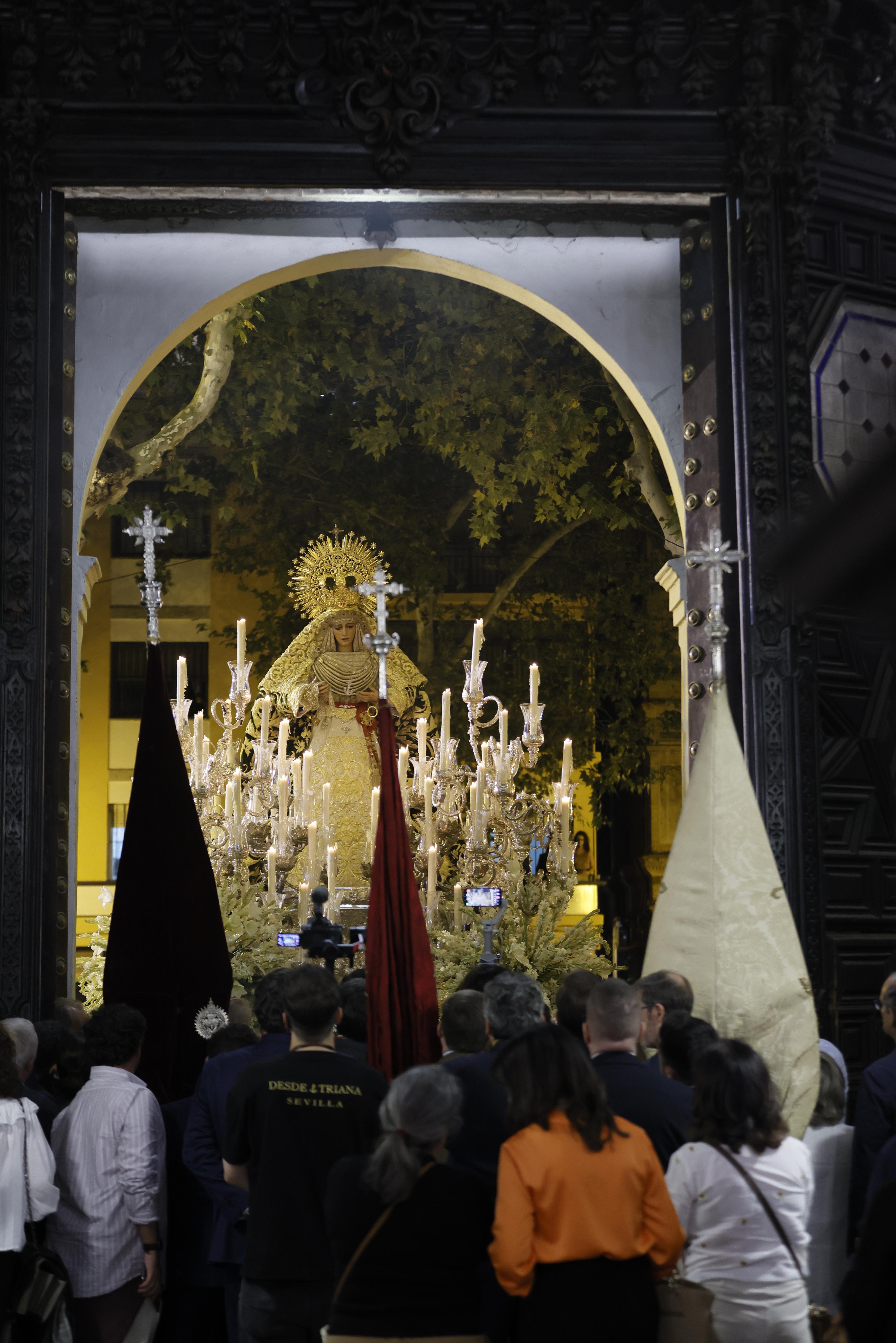 El final de la misión de la Esperanza de Triana, en imágenes