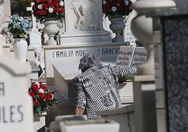 Sevilla honra el recuerdo de quienes nos quisieron este Día de Todos los Santos