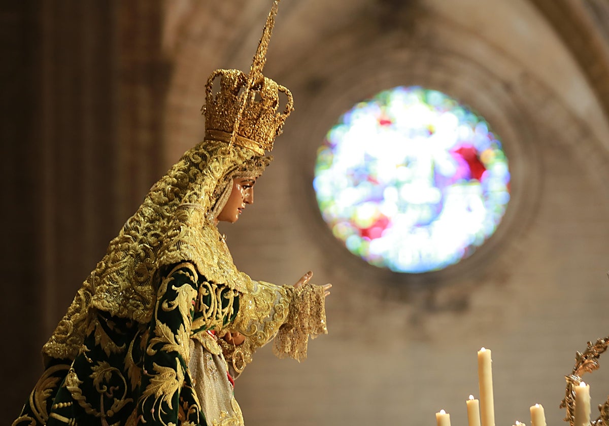 La Esperanza de Triana en la Catedral