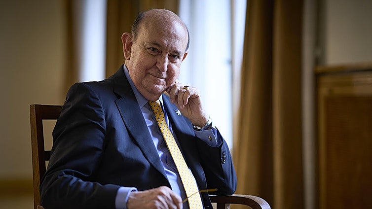 Andrés Ollero: «Sánchez ha logrado que personajes tan vilipendiados en su día como Felipe González o Guerra parezcan modelos saludables»