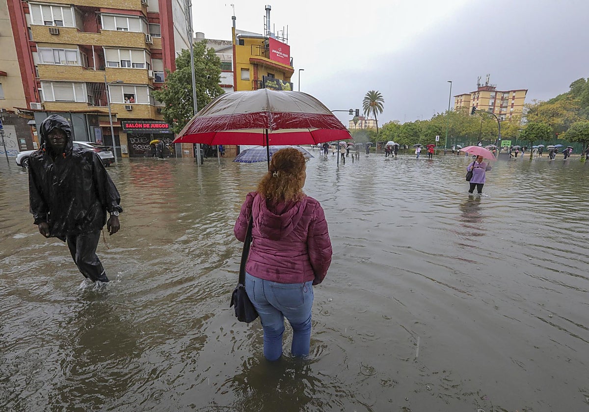 Las inundaciones se hicieron notar en la Ronda del Tamarguillo de Sevilla