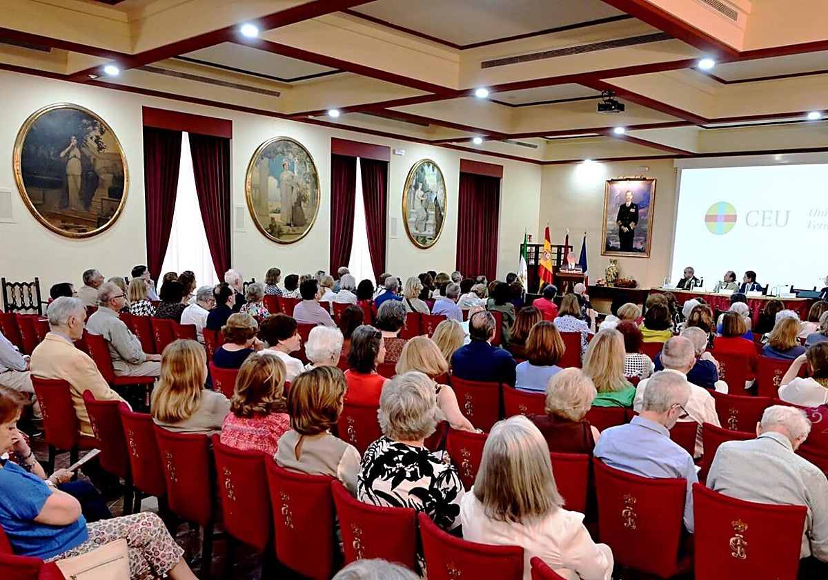 La Vniversitas Senioribvs CEU Fernando III consolida el crecimiento de su alumnado