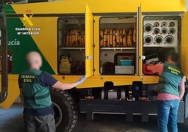 Un familiar de trabajadores del Infoca robaba material contra incendios y los vendía en un mercadillo de Sevilla